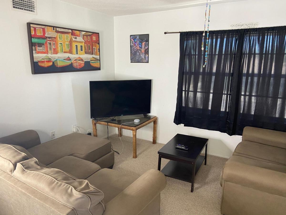 Private Room In A 2 Bedroom 1 Bathroom Shared With Host, On The Beach, Surrounded By Resorts, Only 2 People Max Сейнт Пийт Бийч Екстериор снимка